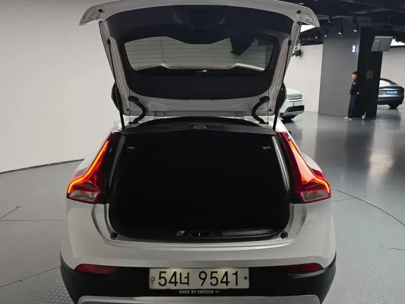 2019 Volvo V40 с пробегом 49 565 км