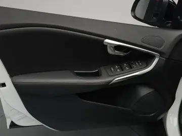 2019 Volvo V40 с пробегом 49 565 км