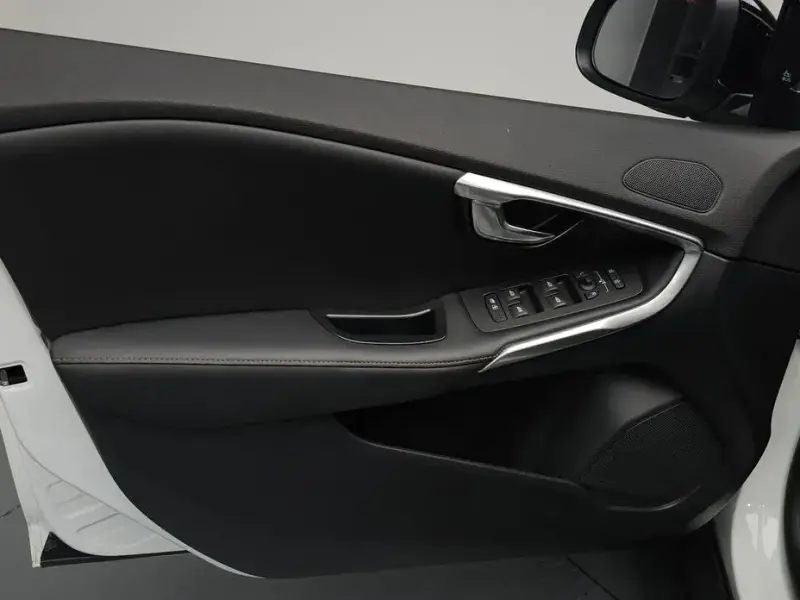 2019 Volvo V40 с пробегом 49 565 км