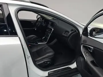 2019 Volvo V40 с пробегом 49 565 км