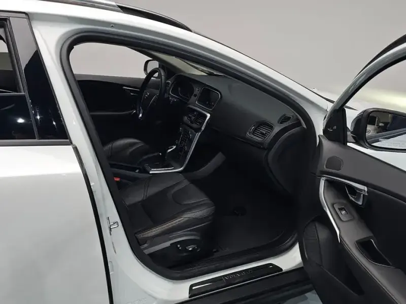 2019 Volvo V40 с пробегом 49 565 км