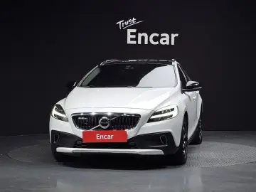 2019 Volvo V40 с пробегом 58 342 км