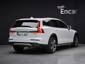 2021 Volvo V60 Cross Country с пробегом 47 649 км