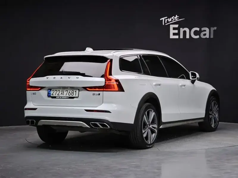 2021 Volvo V60 Cross Country с пробегом 47 649 км