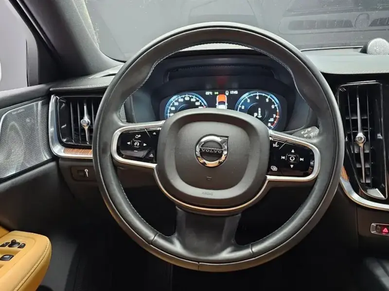 2021 Volvo V60 Cross Country с пробегом 47 649 км