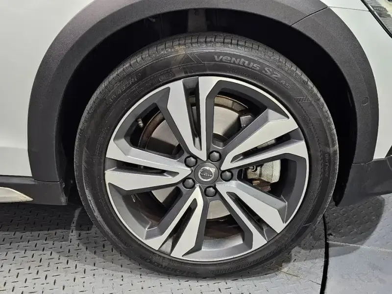 2021 Volvo V60 Cross Country с пробегом 47 649 км