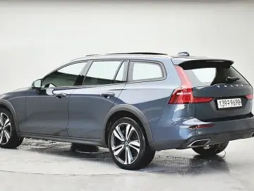 2020 Volvo V60 Cross Country с пробегом 96 400 км