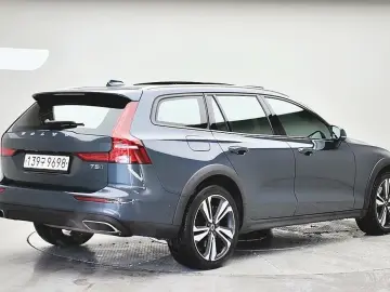 2020 Volvo V60 Cross Country с пробегом 96 400 км