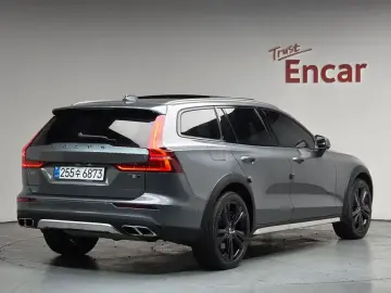 2020 Volvo V60 Cross Country с пробегом 105 362 км
