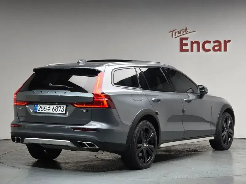 2020 Volvo V60 Cross Country с пробегом 105 362 км