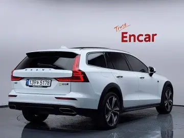 2020 Volvo V60 Cross Country с пробегом 158 521 км