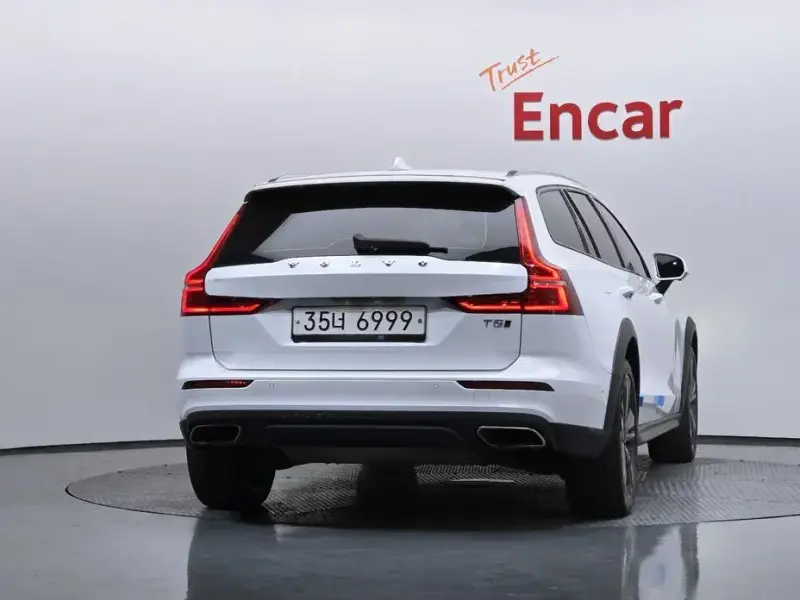 2019 Volvo V60 Cross Country с пробегом 189 630 км