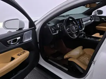 2019 Volvo V60 Cross Country с пробегом 189 630 км