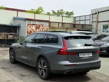 2019 Volvo V60 Cross Country с пробегом 45 049 км