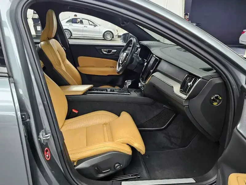 2020 Volvo V60 Cross Country с пробегом 97 566 км