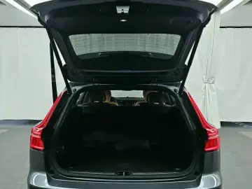 2020 Volvo V60 Cross Country с пробегом 97 566 км