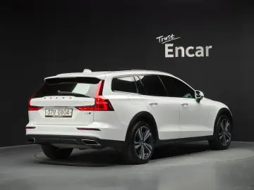 2019 Volvo V60 Cross Country с пробегом 108 043 км