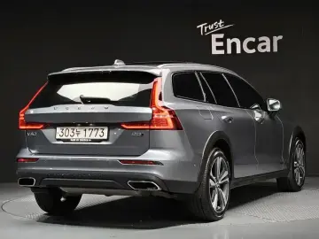 2021 Volvo V60 Cross Country с пробегом 86 128 км