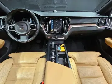 2021 Volvo V60 Cross Country с пробегом 86 128 км