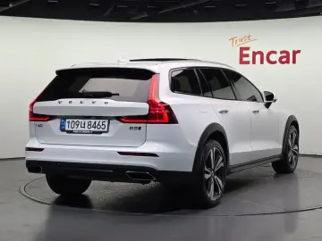2020 Volvo V60 Cross Country с пробегом 46 498 км