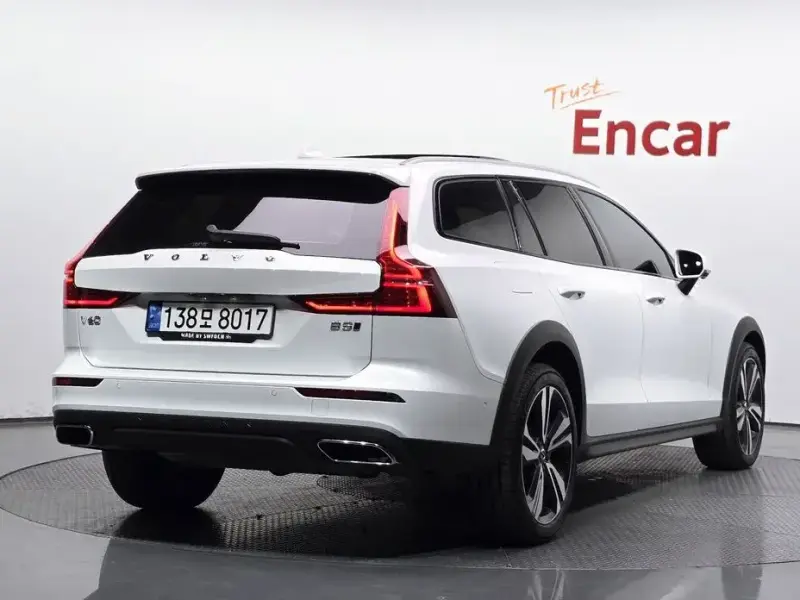2021 Volvo V60 Cross Country с пробегом 44 787 км