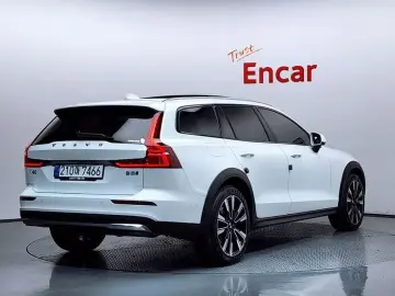 2025 Volvo V60 Cross Country с пробегом 26 917 км