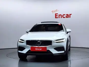 2025 Volvo V60 Cross Country с пробегом 26 917 км