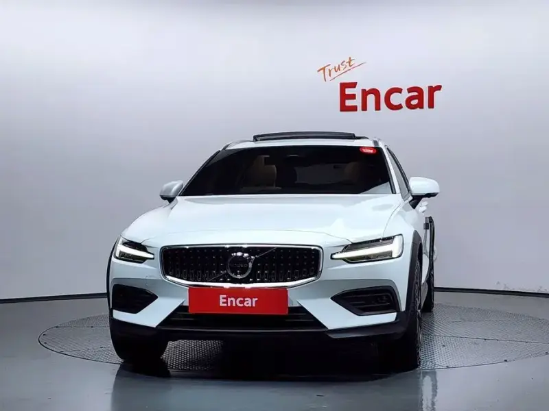 2025 Volvo V60 Cross Country с пробегом 26 917 км