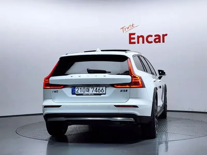 2025 Volvo V60 Cross Country с пробегом 26 917 км