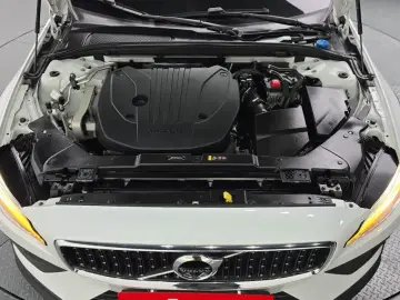 2021 Volvo V60 Cross Country с пробегом 44 787 км