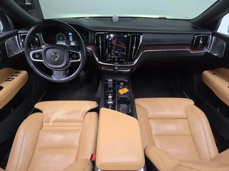 2021 Volvo V60 Cross Country с пробегом 44 787 км