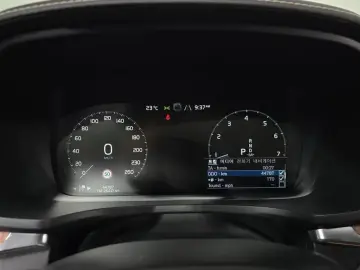 2021 Volvo V60 Cross Country с пробегом 44 787 км