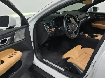 2021 Volvo V60 Cross Country с пробегом 44 787 км