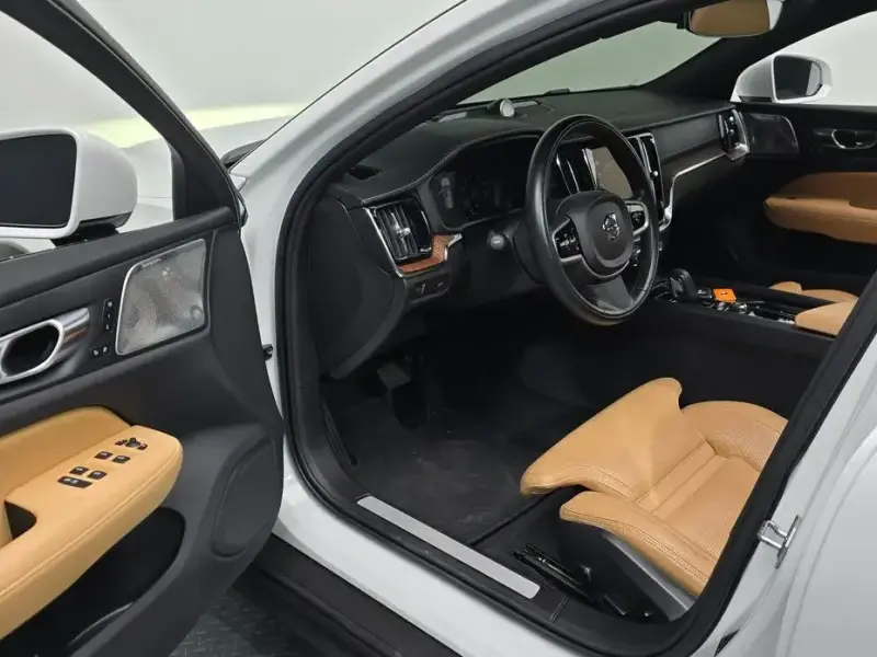 2021 Volvo V60 Cross Country с пробегом 44 787 км