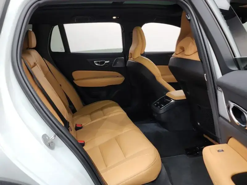 2025 Volvo V60 Cross Country с пробегом 26 917 км
