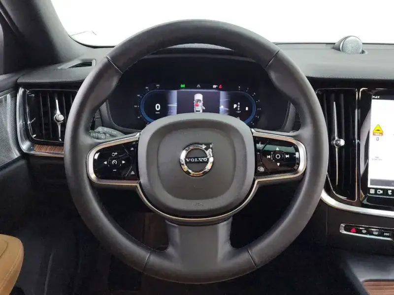 2025 Volvo V60 Cross Country с пробегом 26 917 км