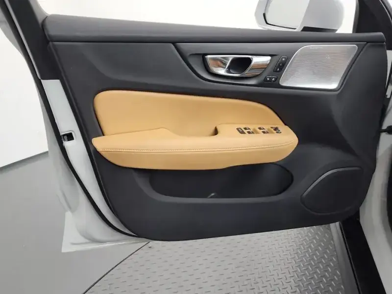 2025 Volvo V60 Cross Country с пробегом 26 917 км
