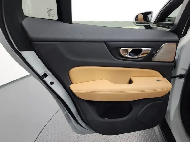 2025 Volvo V60 Cross Country с пробегом 26 917 км