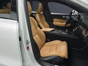 2021 Volvo V60 Cross Country с пробегом 44 787 км