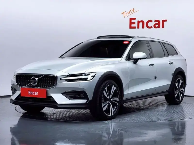 2021 Volvo V60 Cross Country с пробегом 25 290 км