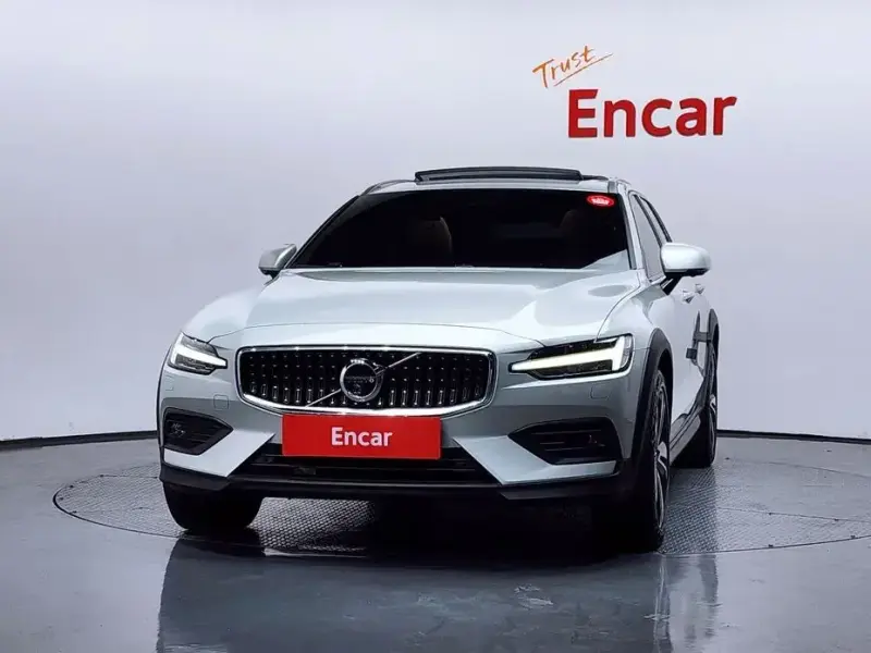 2021 Volvo V60 Cross Country с пробегом 25 290 км
