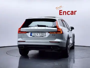 2021 Volvo V60 Cross Country с пробегом 25 290 км