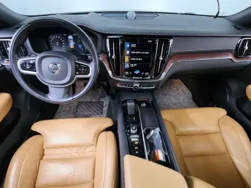 2021 Volvo V60 Cross Country с пробегом 25 290 км