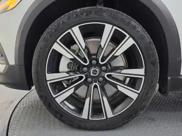 2023 Volvo V60 Cross Country с пробегом 18 237 км