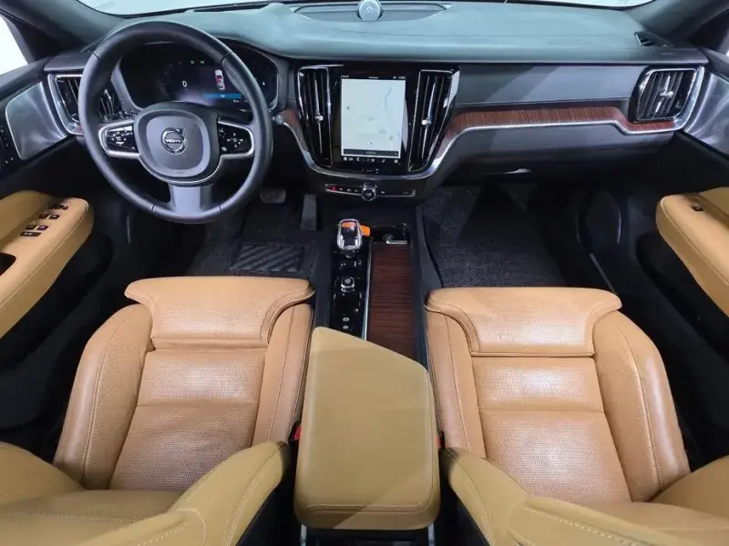 2023 Volvo V60 Cross Country с пробегом 18 237 км
