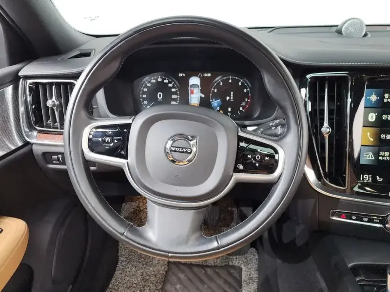 2021 Volvo V60 Cross Country с пробегом 25 290 км