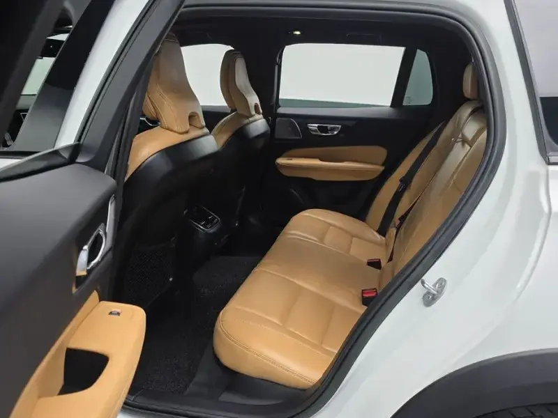 2023 Volvo V60 Cross Country с пробегом 18 237 км