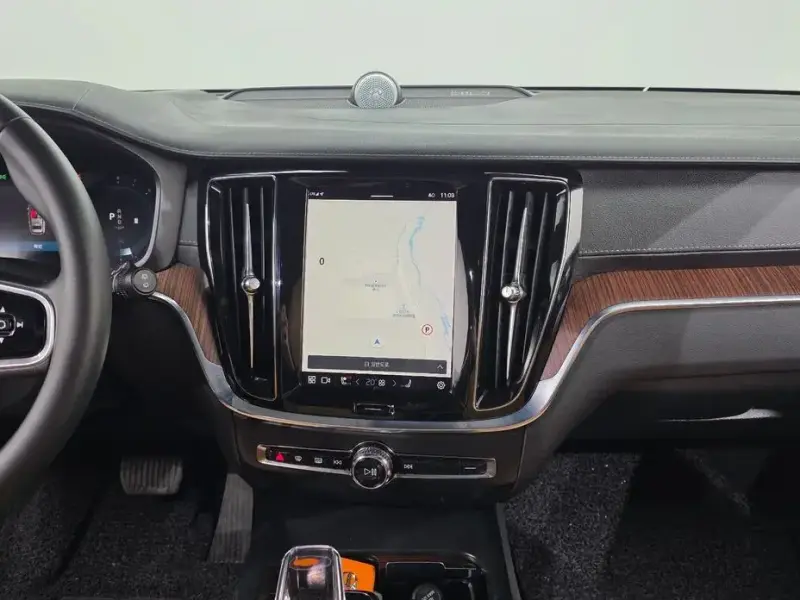 2023 Volvo V60 Cross Country с пробегом 18 237 км