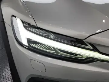 2021 Volvo V60 Cross Country с пробегом 25 290 км