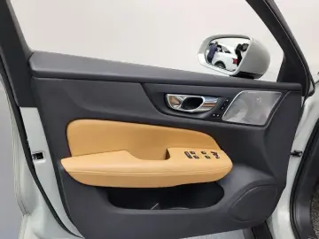 2021 Volvo V60 Cross Country с пробегом 25 290 км